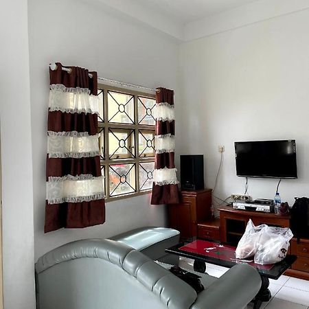 Villa Bukit Indah Berastagi Buitenkant foto