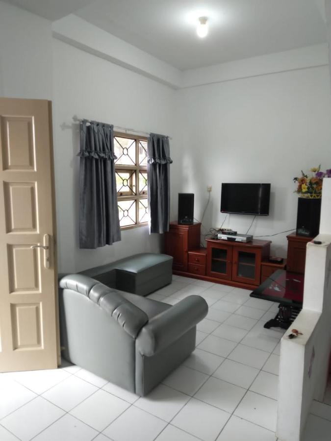 Villa Bukit Indah Berastagi Buitenkant foto