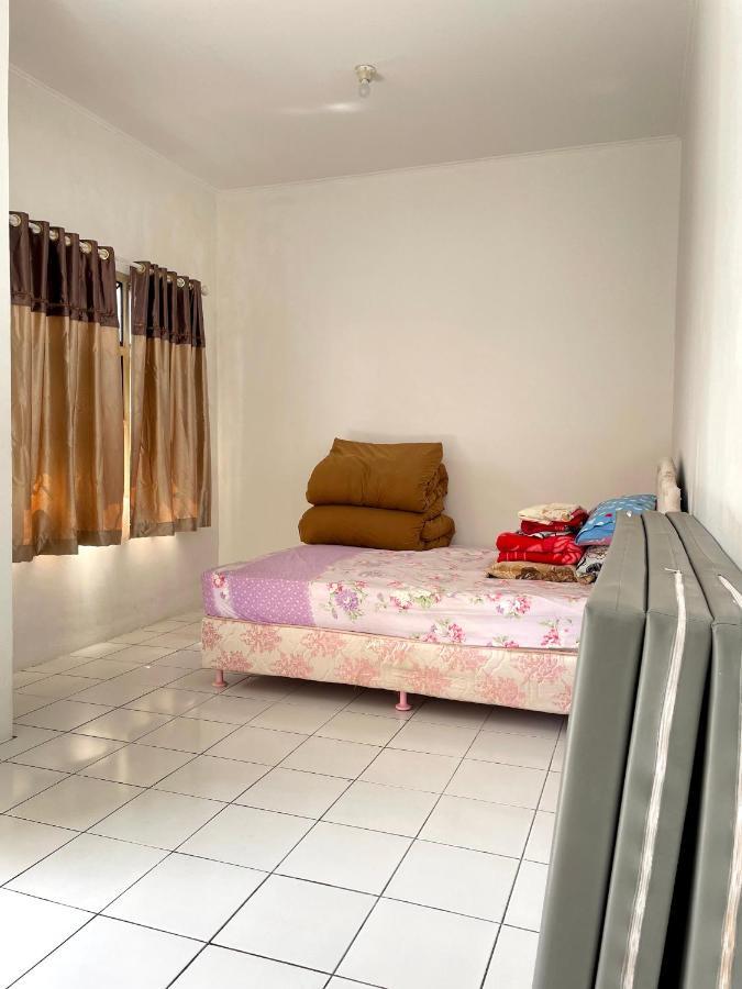 Villa Bukit Indah Berastagi Buitenkant foto