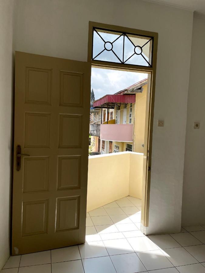 Villa Bukit Indah Berastagi Buitenkant foto